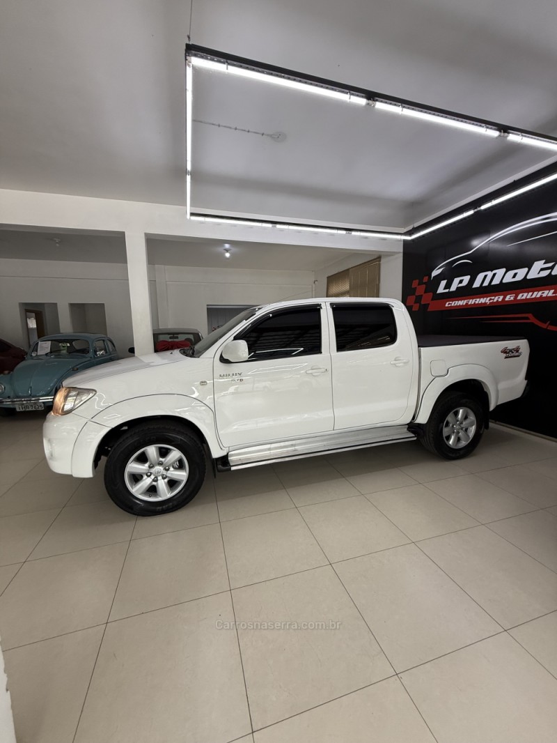 HILUX 2.5 4X4 CD 16V TURBO DIESEL 4P MANUAL - 2011 - FARROUPILHA