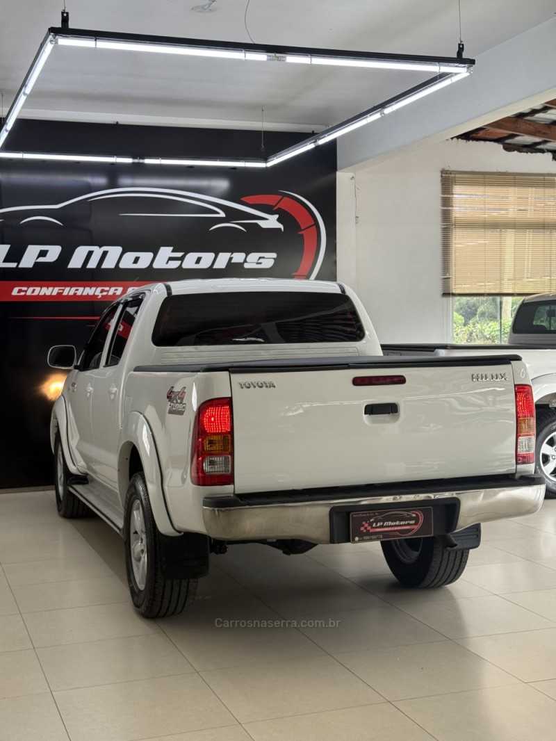 HILUX 2.5 4X4 CD 16V TURBO DIESEL 4P MANUAL - 2011 - FARROUPILHA