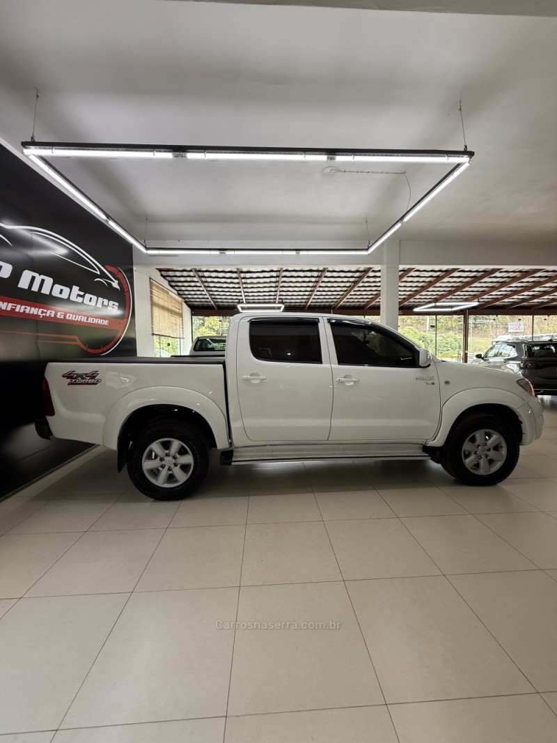 HILUX 2.5 4X4 CD 16V TURBO DIESEL 4P MANUAL - 2011 - FARROUPILHA