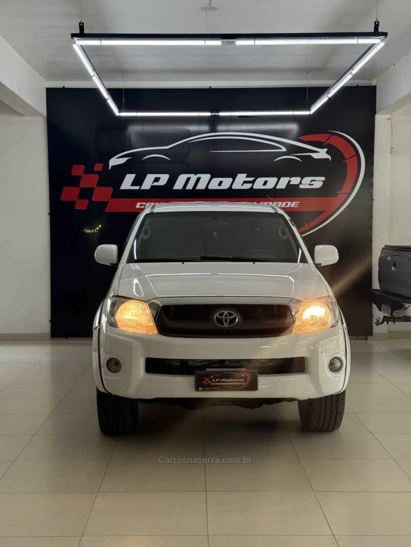 HILUX 2.5 4X4 CD 16V TURBO DIESEL 4P MANUAL - 2011 - FARROUPILHA