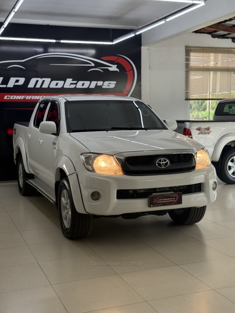 HILUX 2.5 4X4 CD 16V TURBO DIESEL 4P MANUAL - 2011 - FARROUPILHA