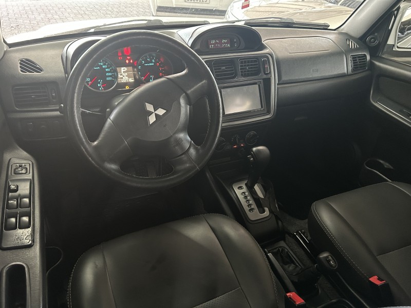 PAJERO TR4 2.0 4X4 16V 140CV FLEX 4P AUTOMÁTICO - 2014 - SãO SEBASTIãO DO CAí