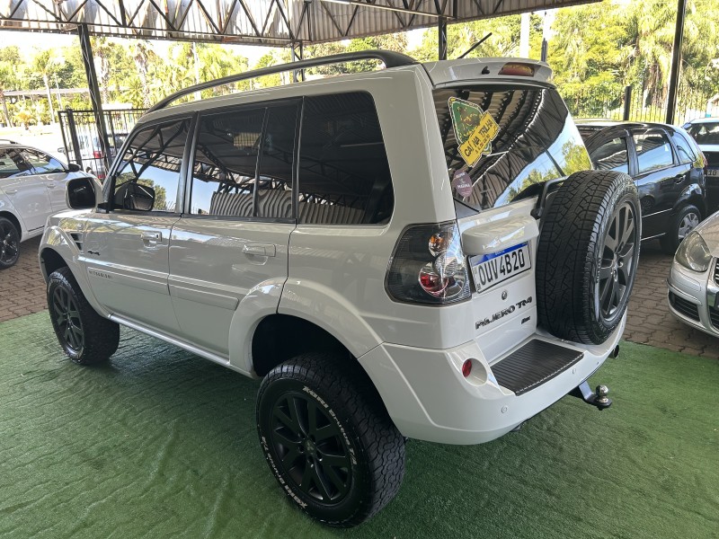 PAJERO TR4 2.0 4X4 16V 140CV FLEX 4P AUTOMÁTICO - 2014 - SãO SEBASTIãO DO CAí
