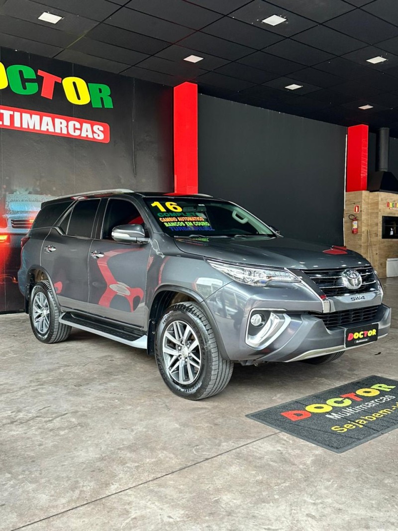 HILUX SW4 2.8 SRX 4X4 7 LUGARES 16V TURBO INTERCOOLER DIESEL 4P AUTOMÁTICO - 2016 - SãO LEOPOLDO