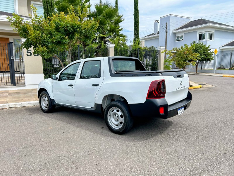 OROCH 1.6 16V EXPRESS FLEX 4P MANUAL - 2022 - BENTO GONçALVES