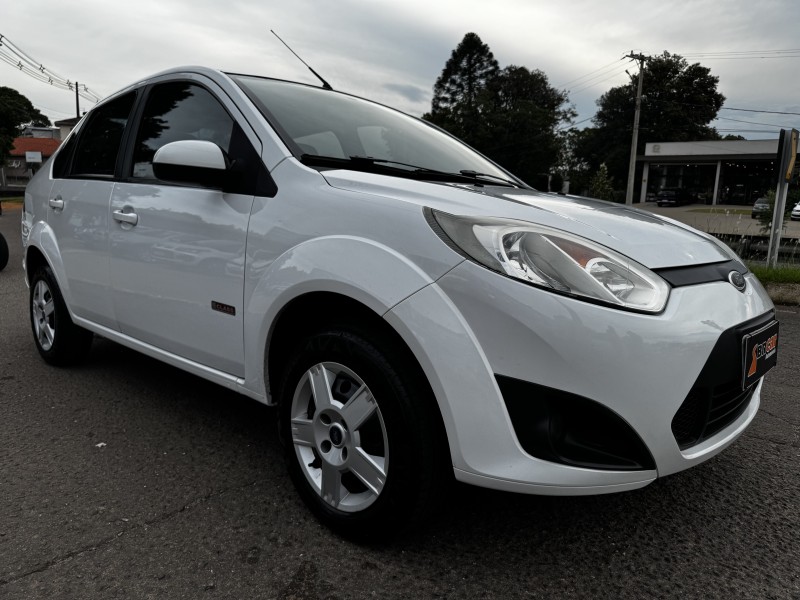 FIESTA 1.6 MPI SEDAN 8V FLEX 4P MANUAL - 2012 - DOIS IRMãOS