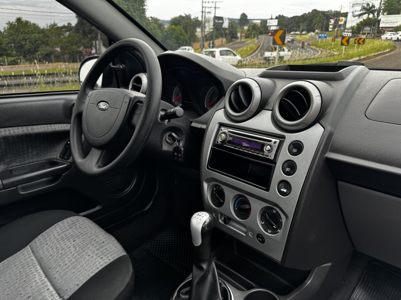 FIESTA 1.6 MPI SEDAN 8V FLEX 4P MANUAL - 2012 - DOIS IRMãOS