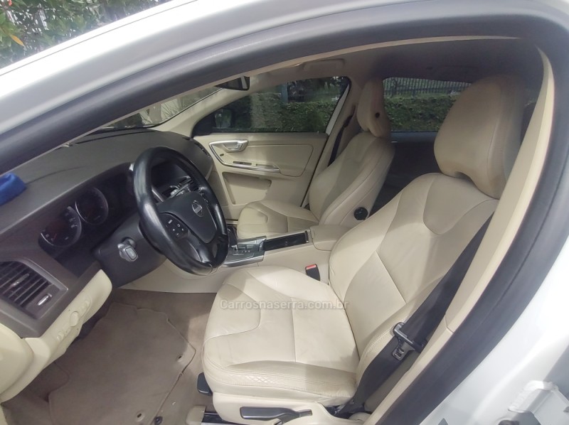 XC60 2.0 T5 COMFORT FWD TURBO GASOLINA 4P AUTOMÁTICO - 2012 - GRAMADO
