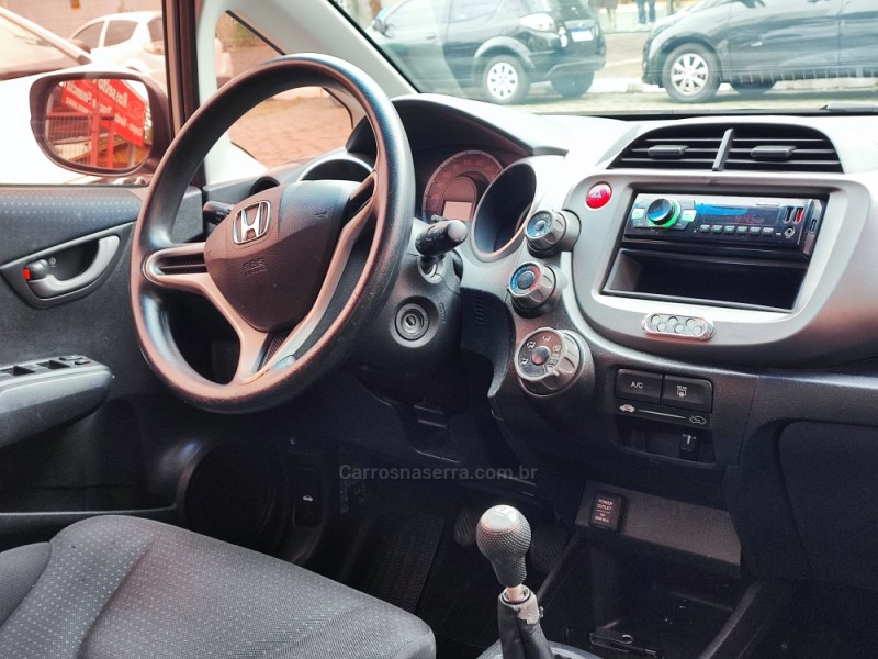 FIT 1.4 LX 8V GASOLINA 4P MANUAL - 2009 - FARROUPILHA