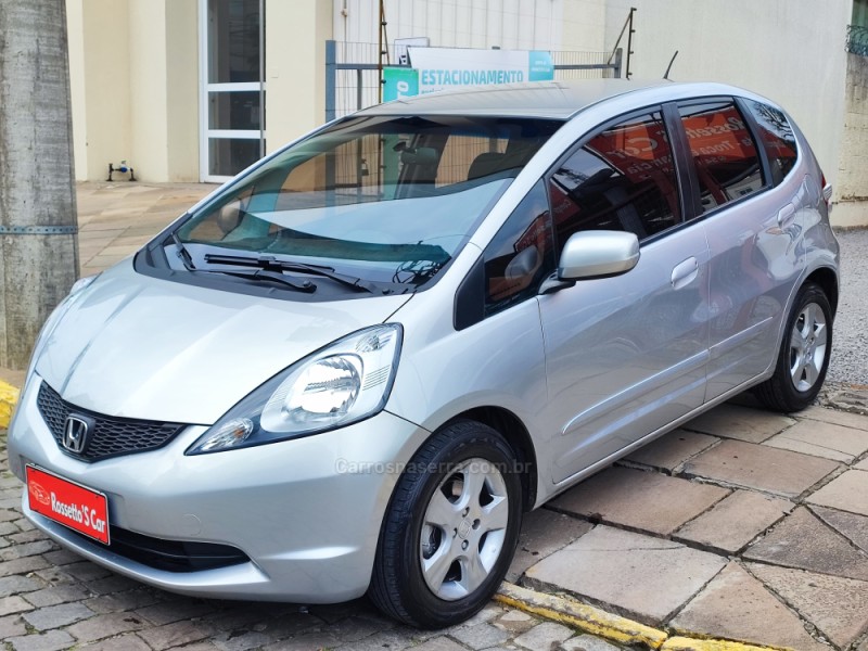 FIT 1.4 LX 8V GASOLINA 4P MANUAL - 2009 - FARROUPILHA