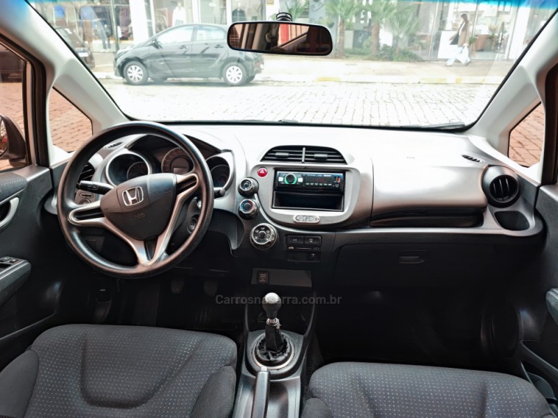 FIT 1.4 LX 8V GASOLINA 4P MANUAL - 2009 - FARROUPILHA