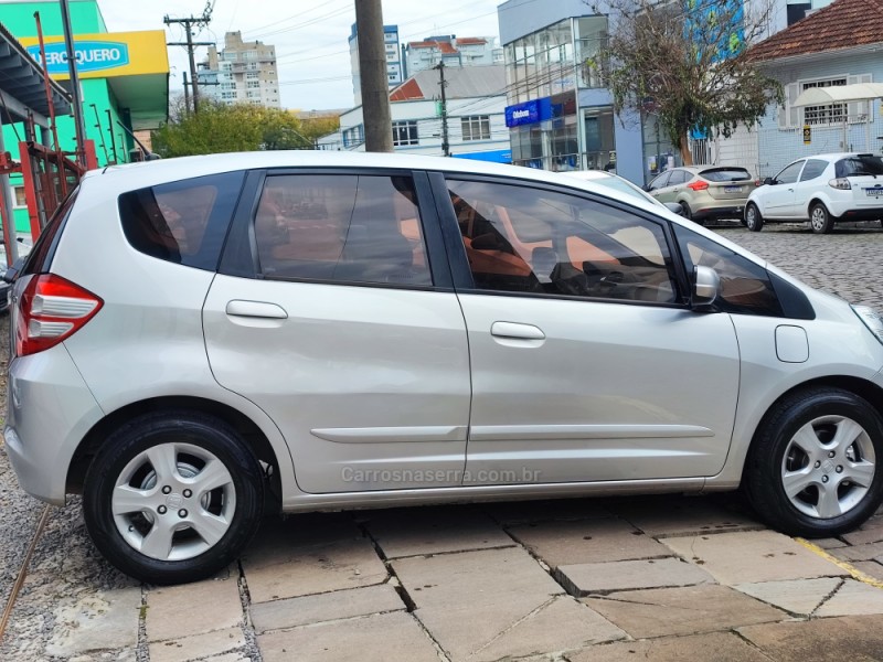 FIT 1.4 LX 8V GASOLINA 4P MANUAL - 2009 - FARROUPILHA