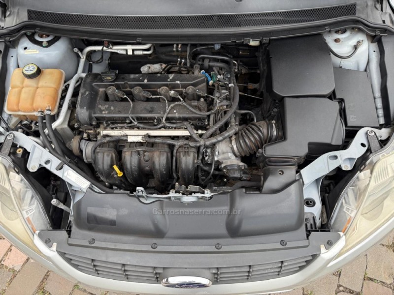 FOCUS 2.0 GLX 16V GASOLINA 4P MANUAL - 2009 - FARROUPILHA
