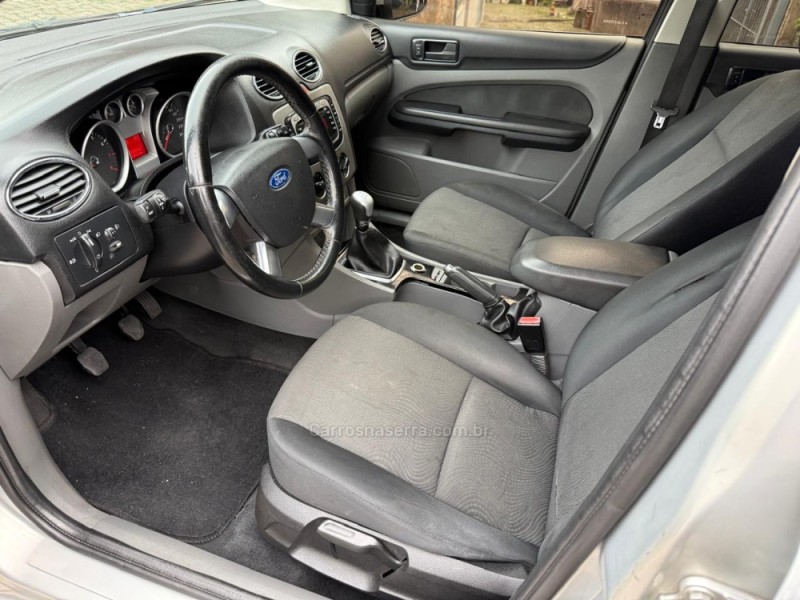 FOCUS 2.0 GLX 16V GASOLINA 4P MANUAL - 2009 - FARROUPILHA