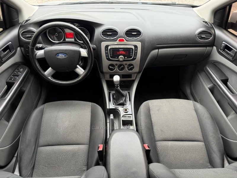 FOCUS 2.0 GLX 16V GASOLINA 4P MANUAL - 2009 - FARROUPILHA