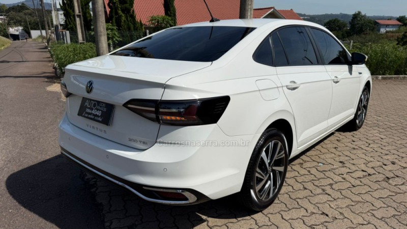 VIRTUS 1.0 200 TSI HIGHLINE AUTOMÁTICO - 2023 - DOIS IRMãOS
