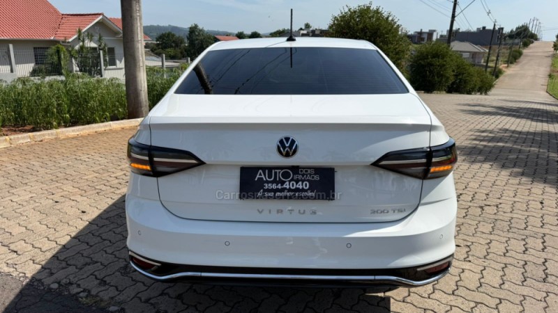 VIRTUS 1.0 200 TSI HIGHLINE AUTOMÁTICO - 2023 - DOIS IRMãOS