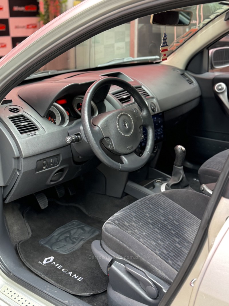 MÉGANE 1.6 DYNAMIQUE GRAND TOUR 16V FLEX 4P MANUAL - 2012 - ESTâNCIA VELHA