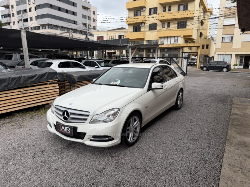 C 180 1.8 CGI CLASSIC 16V GASOLINA 4P AUTOMÁTICO - 2012 - GARIBALDI