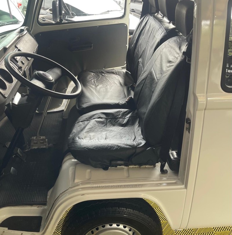 KOMBI 1.6 LUXO 8V GASOLINA 3P MANUAL - 2005 - CAXIAS DO SUL