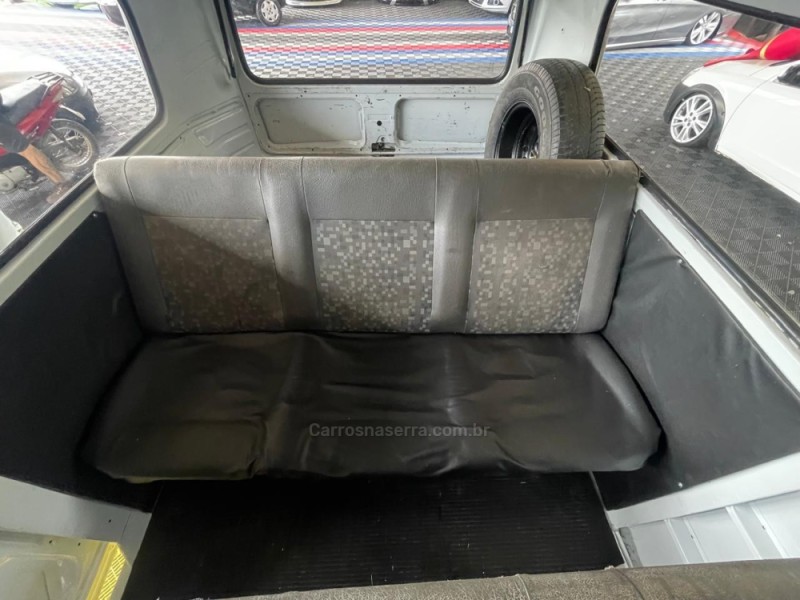 KOMBI 1.6 LUXO 8V GASOLINA 3P MANUAL - 2005 - CAXIAS DO SUL