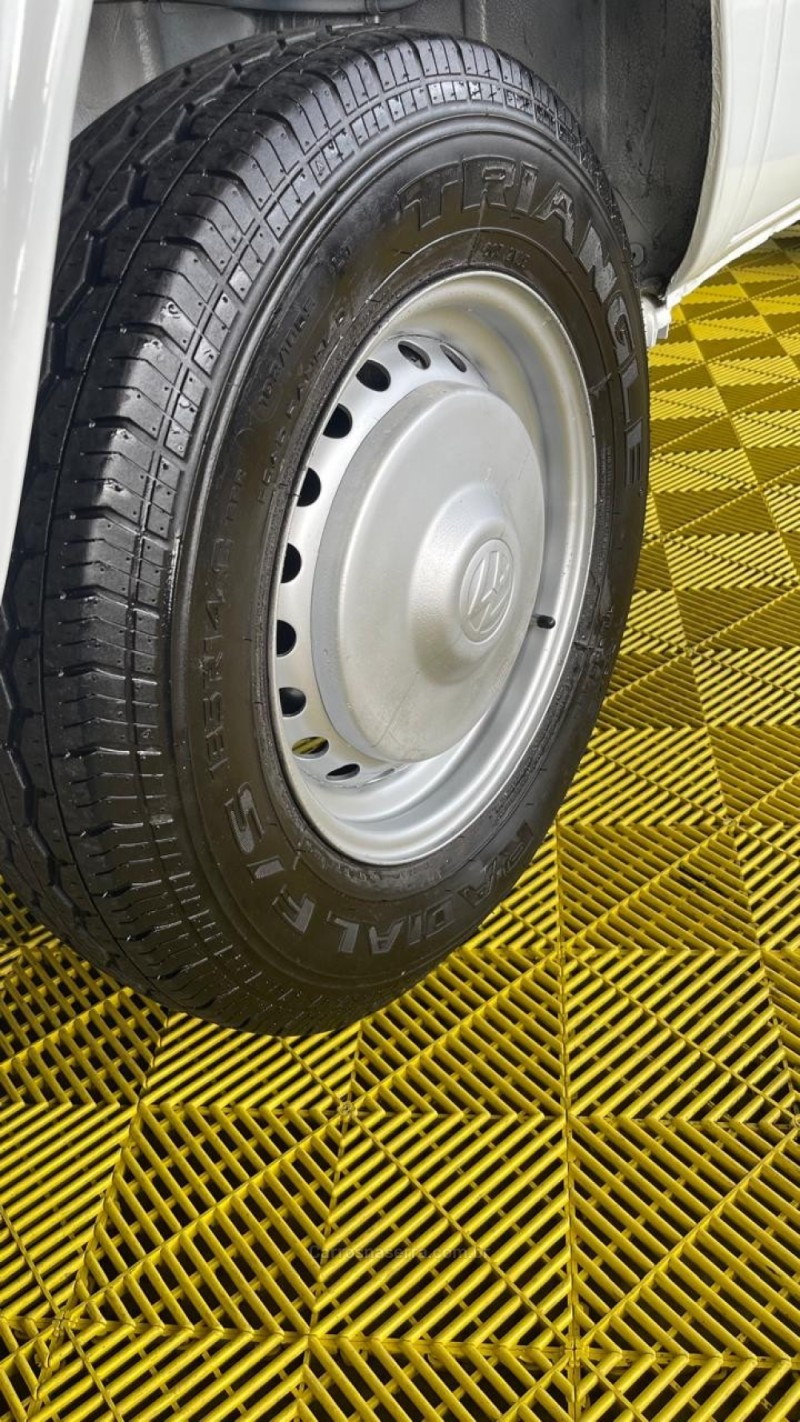 KOMBI 1.6 LUXO 8V GASOLINA 3P MANUAL - 2005 - CAXIAS DO SUL