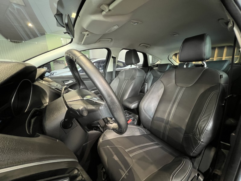 FOCUS 1.6 SE PLUS 16V FLEX 4P MANUAL - 2015 - CAXIAS DO SUL