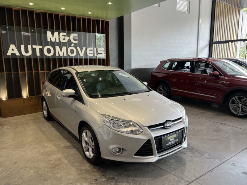 FOCUS 1.6 SE PLUS 16V FLEX 4P MANUAL - 2015 - CAXIAS DO SUL
