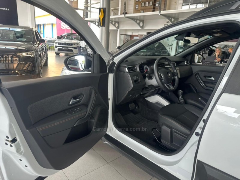 DUSTER 1.3 TCE ICONIC PLUS FLEX 4P AUTOMÁTICA - 2025 - NOVO HAMBURGO