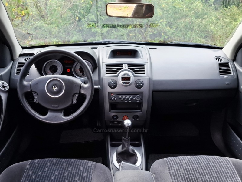 MÉGANE 1.6 DYNAMIQUE GRAND TOUR 16V FLEX 4P MANUAL - 2013 - BENTO GONçALVES