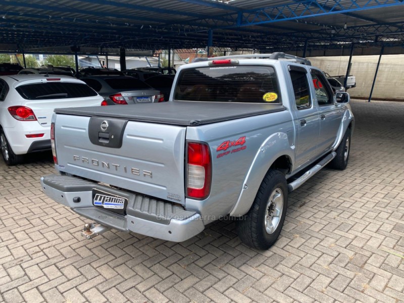 FRONTIER 2.8 SE 4X4 CD TURBO DIESEL 4P MANUAL - 2004 - CANELA