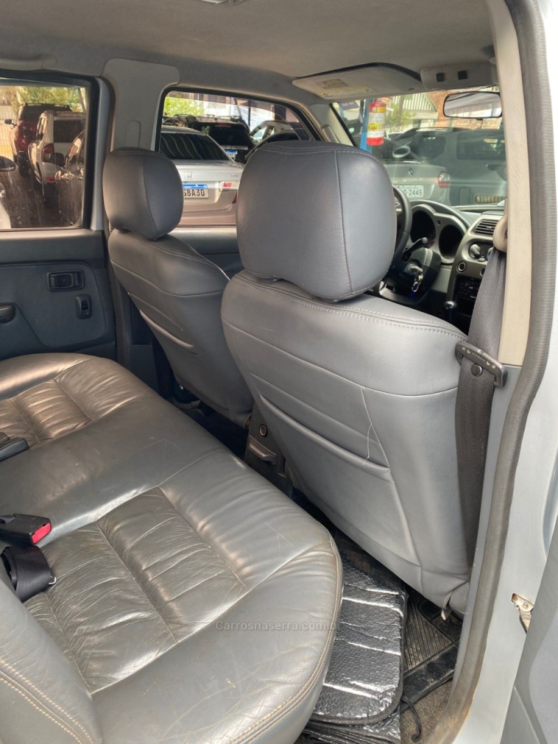 FRONTIER 2.8 SE 4X4 CD TURBO DIESEL 4P MANUAL - 2004 - CANELA