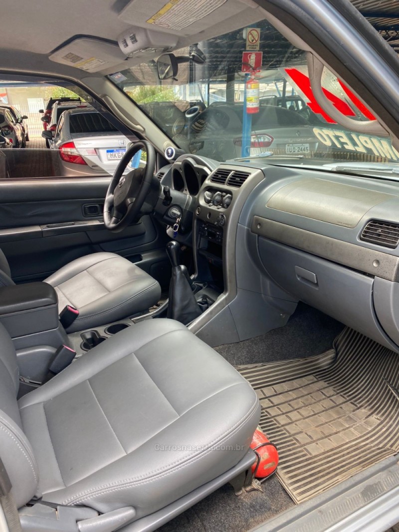 FRONTIER 2.8 SE 4X4 CD TURBO DIESEL 4P MANUAL - 2004 - CANELA