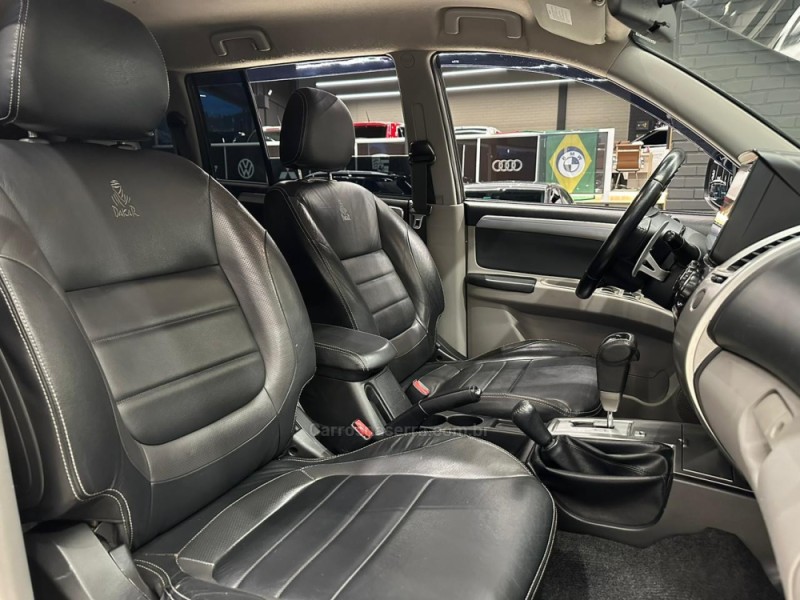 PAJERO DAKAR 3.2 HPE 4X4 7 LUGARES 16V TURBO INTERCOOLER DIESEL 4P AUTOMÁTICO - 2015 - CAXIAS DO SUL