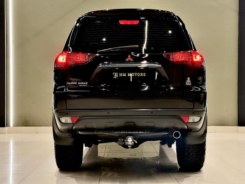 PAJERO DAKAR 3.2 HPE 4X4 7 LUGARES 16V TURBO INTERCOOLER DIESEL 4P AUTOMÁTICO - 2015 - CAXIAS DO SUL