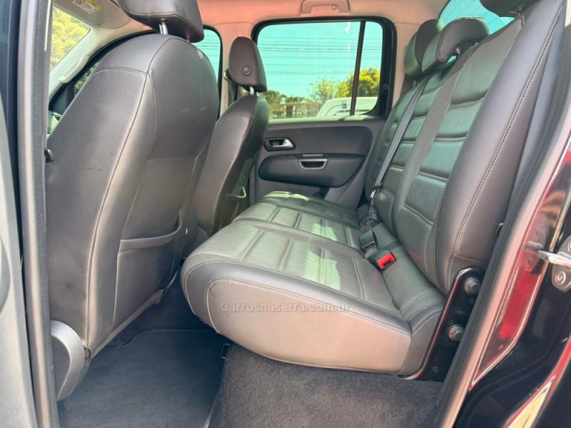 AMAROK 3.0 V6 TDI HIGHLINE CD DIESEL 4MOTION AUTOMÁTICO - 2018 - CANELA