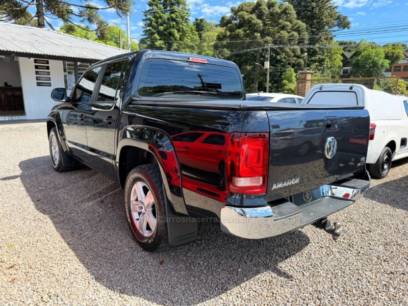 AMAROK 3.0 V6 TDI HIGHLINE CD DIESEL 4MOTION AUTOMÁTICO - 2018 - CANELA