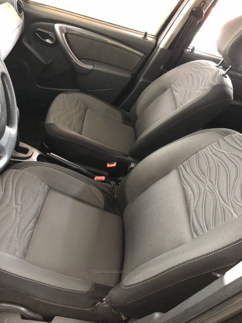 DUSTER 2.0 DYNAMIQUE 4X2 16V FLEX 4P AUTOMÁTICO - 2013 - FARROUPILHA