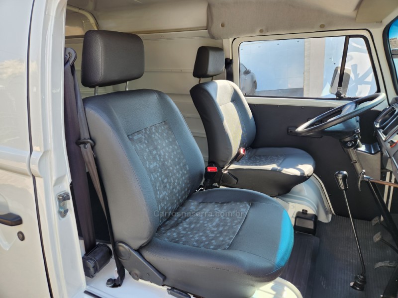 KOMBI 1.4 MI FURGÃO 8V FLEX 3P MANUAL - 2010 - MONTENEGRO