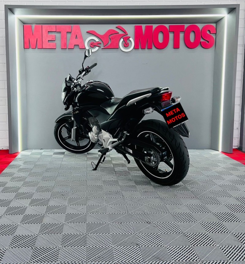 CB 300R ABS - 2014 - CAMPO BOM