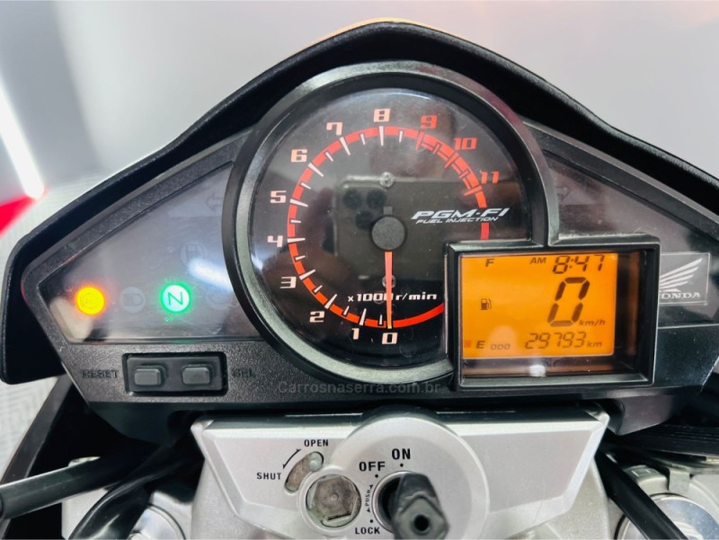 CB 300R ABS - 2014 - CAMPO BOM