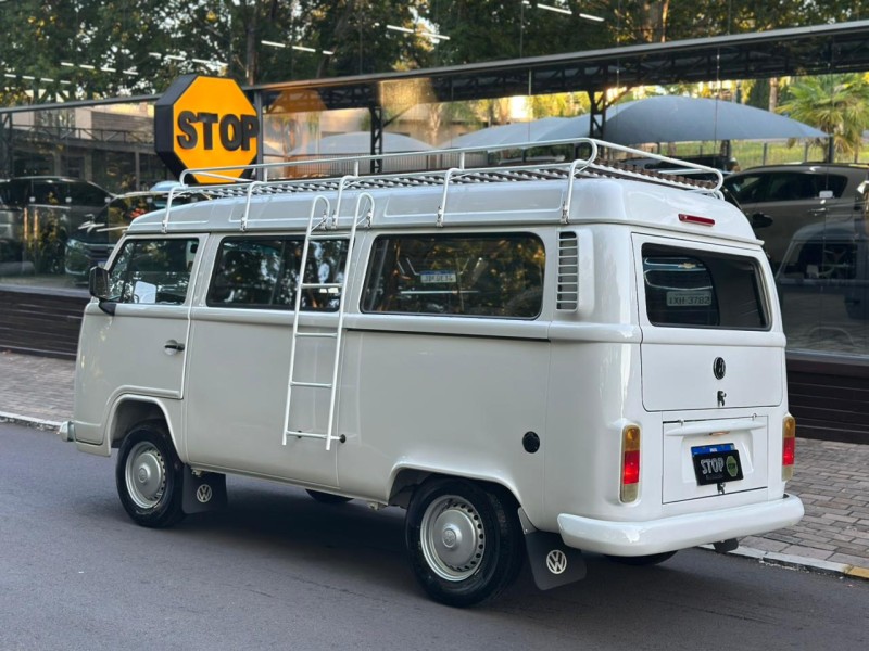 KOMBI 1.4 MI STD ESCOLAR 8V FLEX 3P MANUAL - 2011 - DOIS IRMãOS