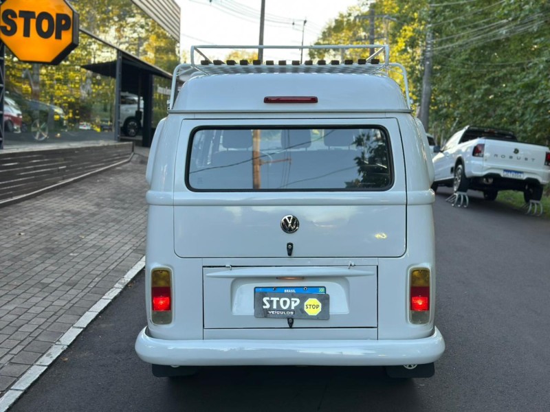 KOMBI 1.4 MI STD ESCOLAR 8V FLEX 3P MANUAL - 2011 - DOIS IRMãOS