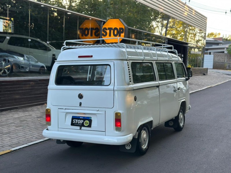 KOMBI 1.4 MI STD ESCOLAR 8V FLEX 3P MANUAL - 2011 - DOIS IRMãOS