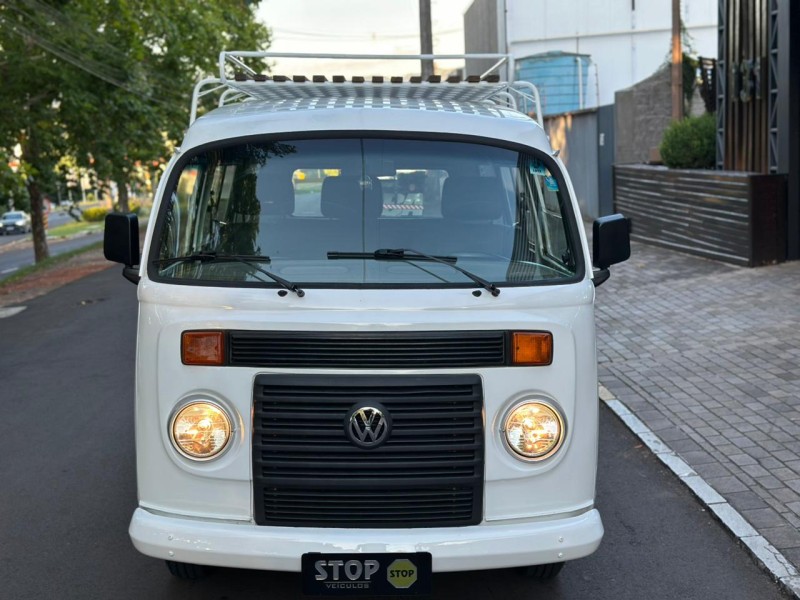 KOMBI 1.4 MI STD ESCOLAR 8V FLEX 3P MANUAL - 2011 - DOIS IRMãOS