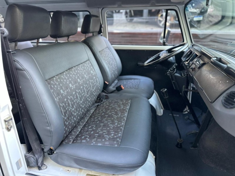 KOMBI 1.4 MI STD ESCOLAR 8V FLEX 3P MANUAL - 2011 - DOIS IRMãOS