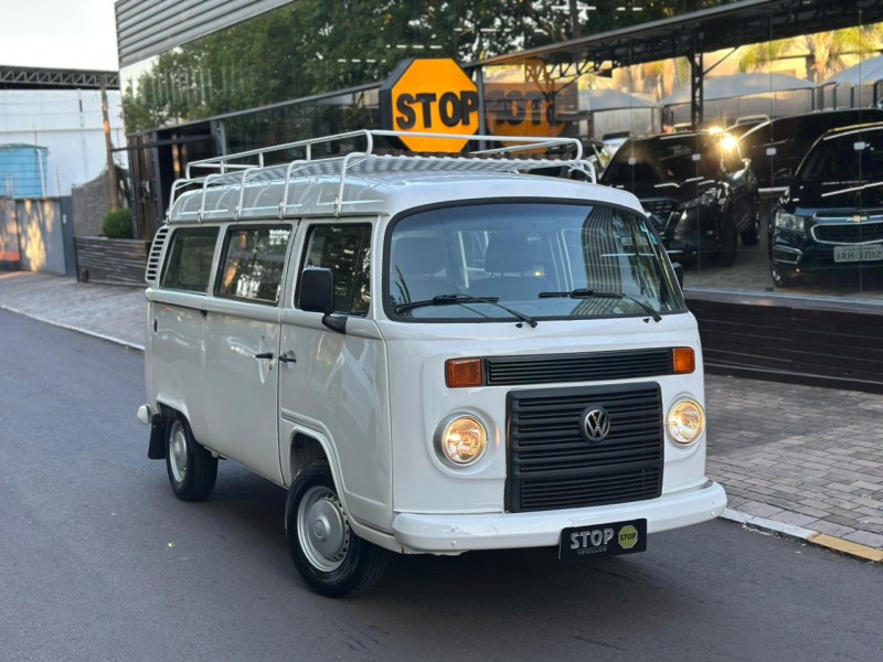 KOMBI 1.4 MI STD ESCOLAR 8V FLEX 3P MANUAL - 2011 - DOIS IRMãOS