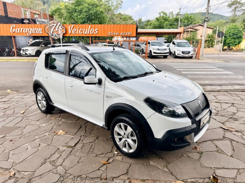 SANDERO 1.6 STEPWAY 16V FLEX 4P AUTOMÁTICO - 2014 - TRêS COROAS