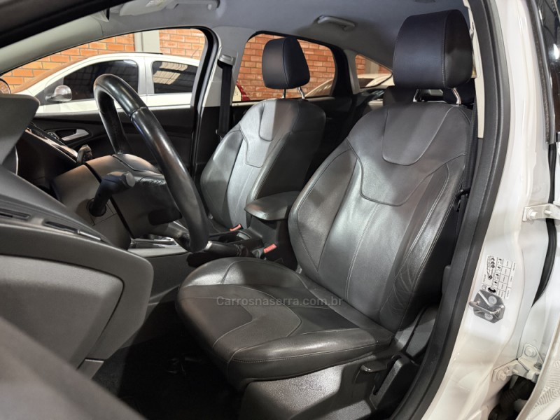 FOCUS 1.6 SE PLUS 16V FLEX 4P MANUAL - 2018 - BENTO GONçALVES