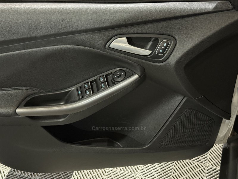 FOCUS 1.6 SE PLUS 16V FLEX 4P MANUAL - 2018 - BENTO GONçALVES